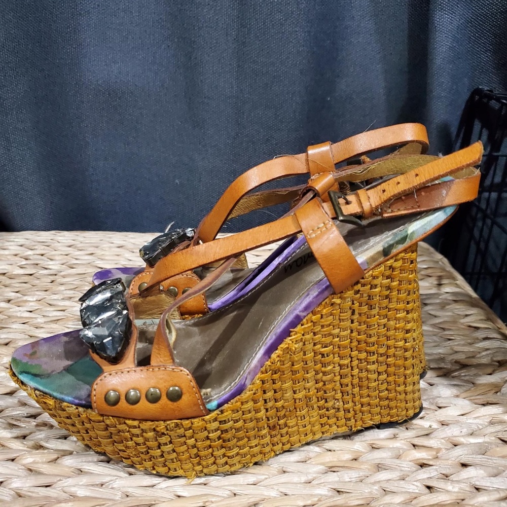Sam Edelman Tan Wedges w/Rhinestone Detail - Size 7